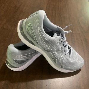 Women’s Asics Gel Cumulus 23 Piedmont Gray Size 10.5
